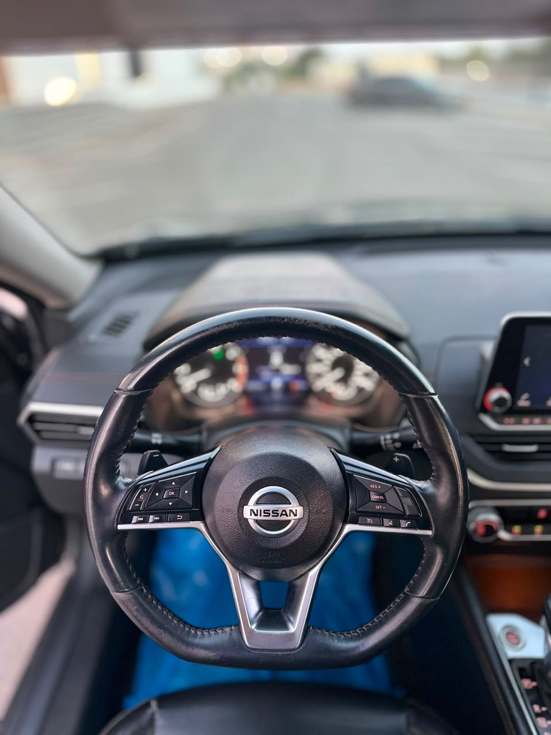 Car Image 2020 NISSAN ALTIMA SR