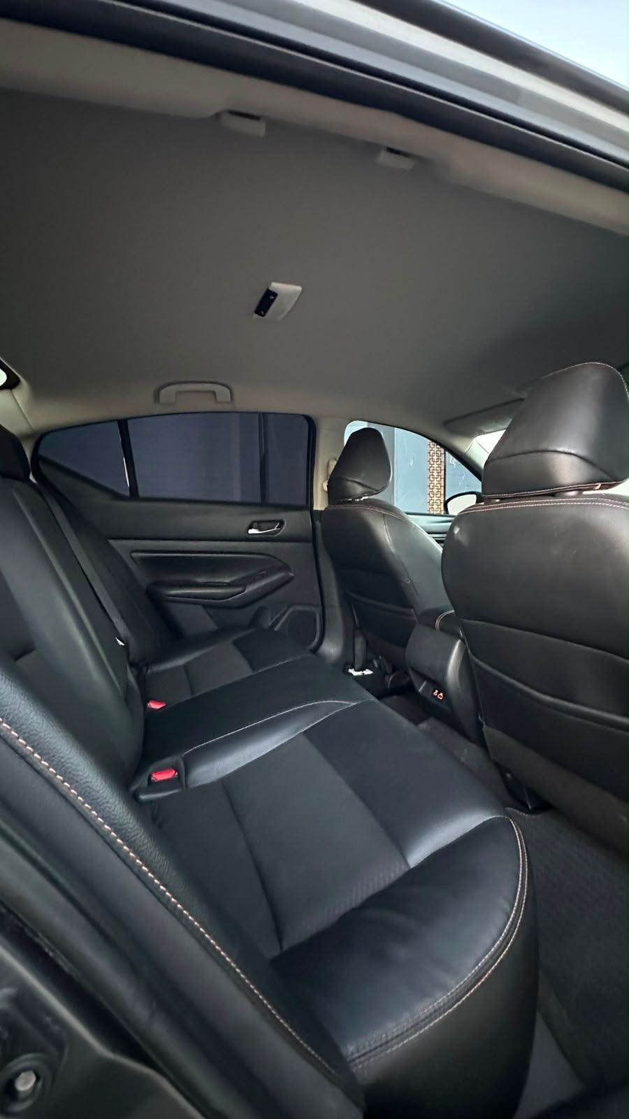 Car Image 2020 NISSAN ALTIMA SR