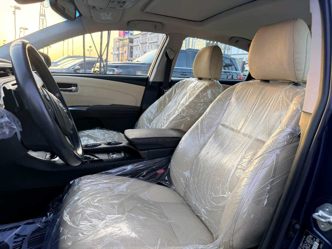 Car Image 2018 TOYOTA AVALON LIMITED