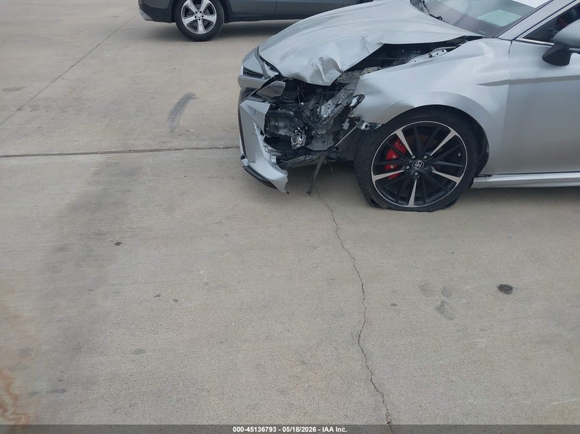 Car Image 2018 TOYOTA CAMRY