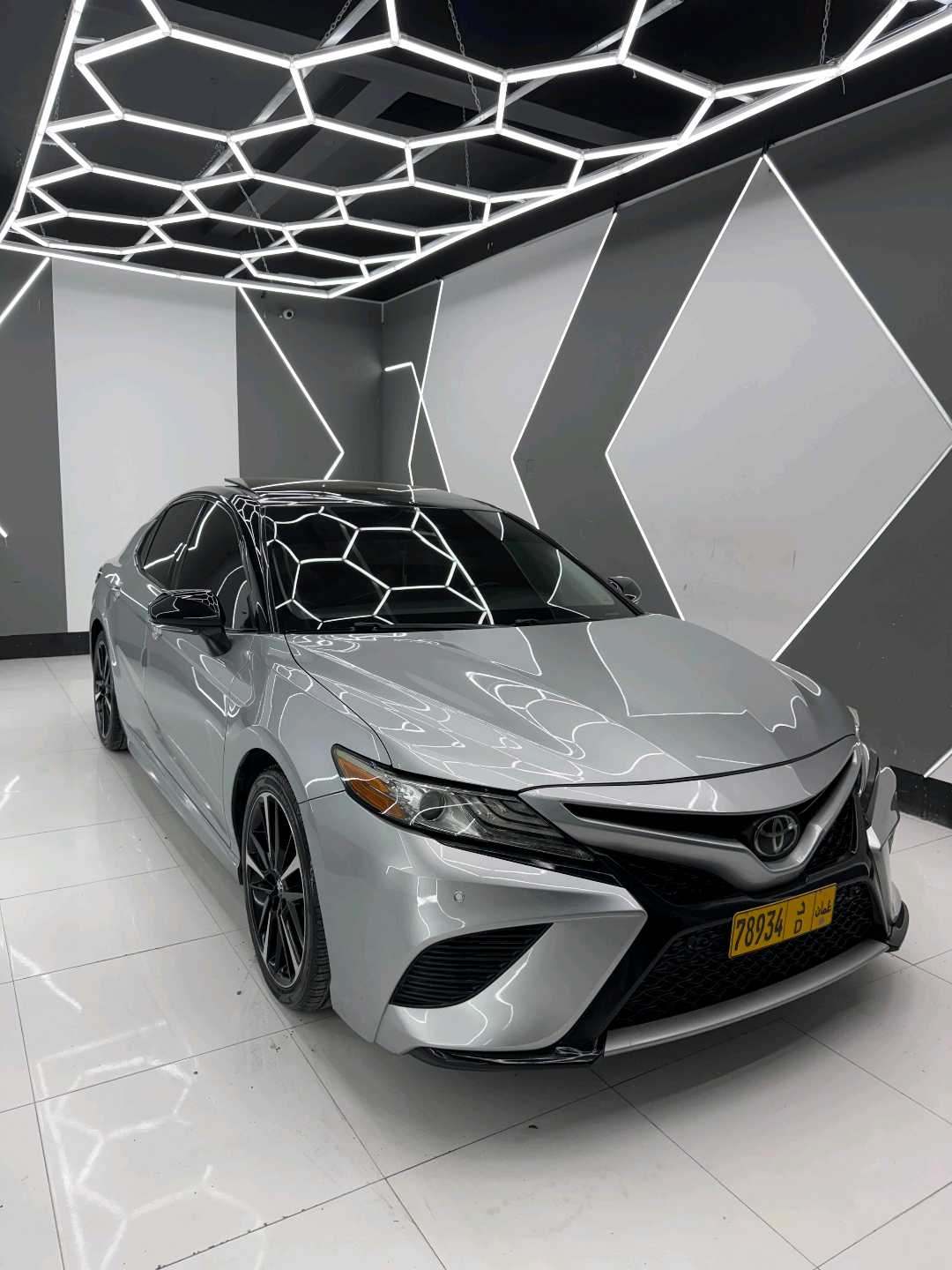 Car Image 2018 TOYOTA CAMRY XSE