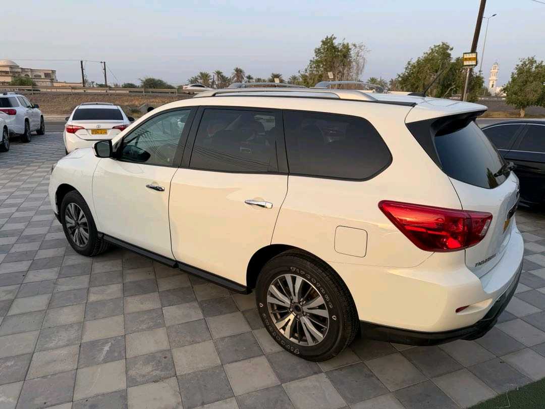 Car Image 2017 NISSAN PATHFINDER S