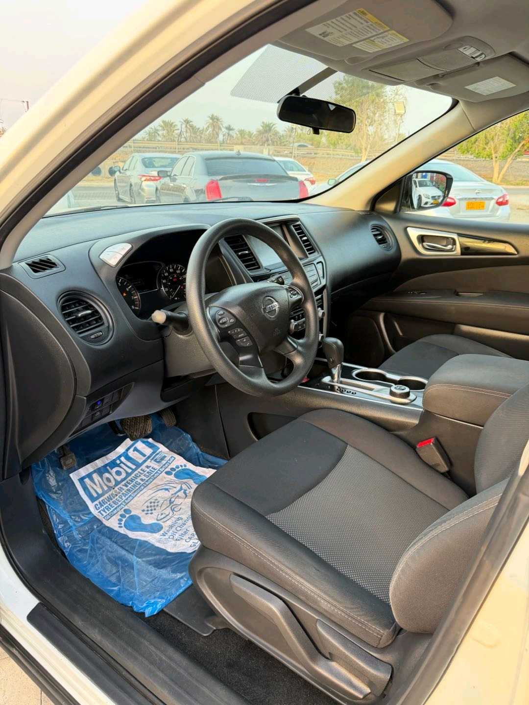 Car Image 2017 NISSAN PATHFINDER S