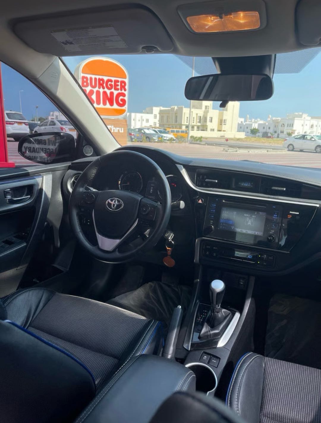 Car Image 2017 TOYOTA COROLLA SE