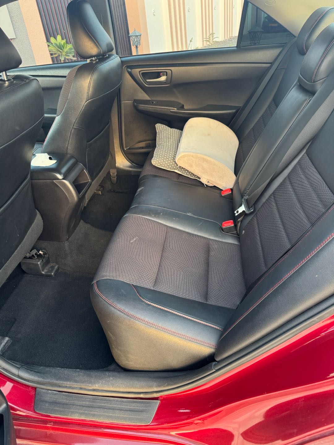 Car Image 2017 TOYOTA CAMRY SE