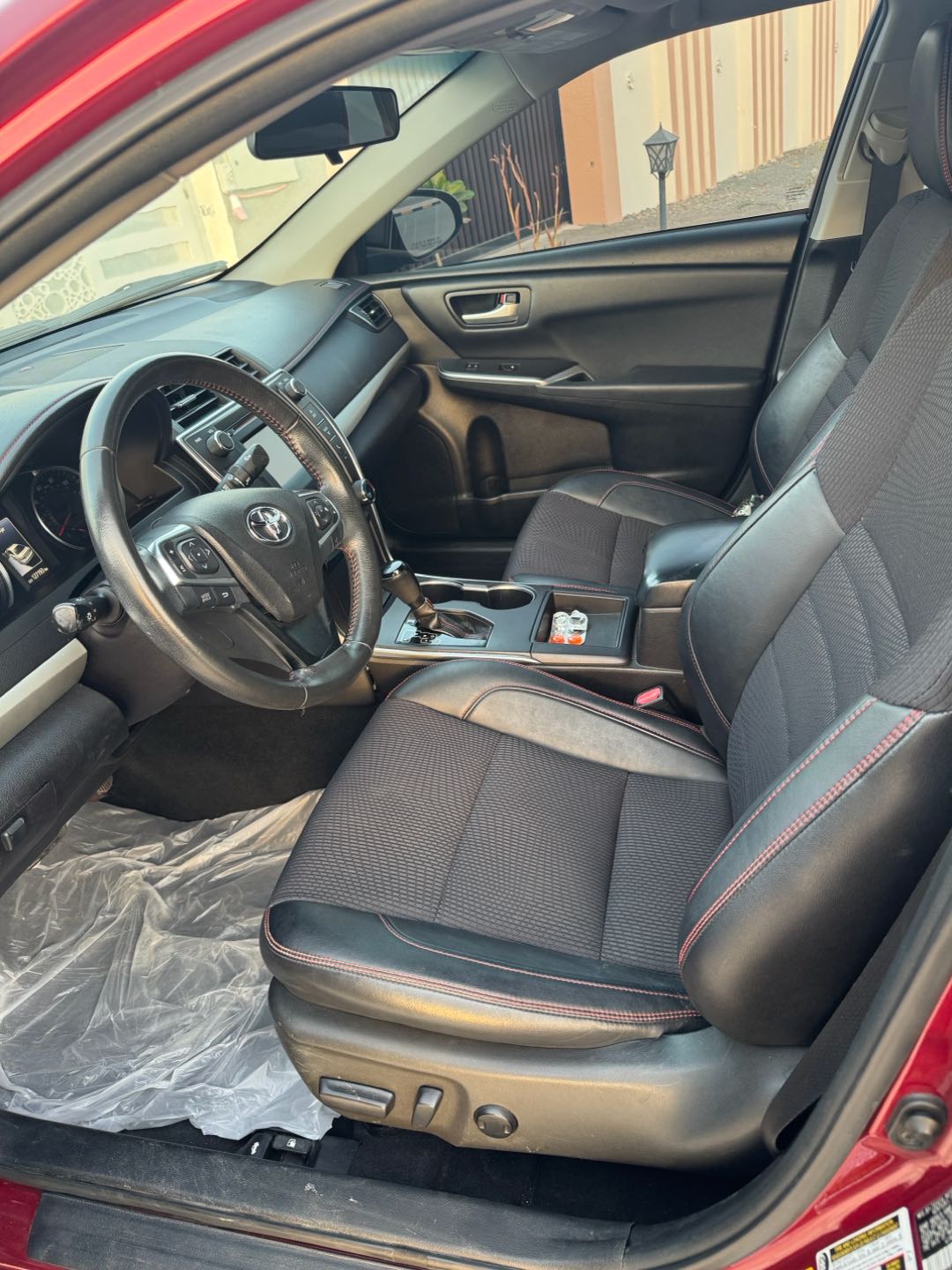 Car Image 2017 TOYOTA CAMRY SE