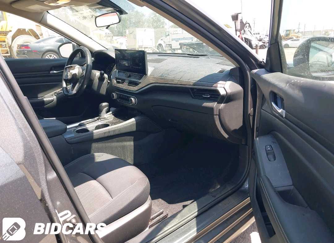 Car Image 2024 NISSAN ALTIMA