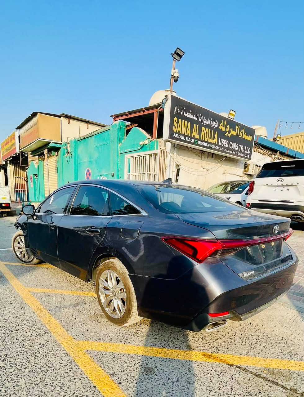 Car Image 2021 TOYOTA AVALON