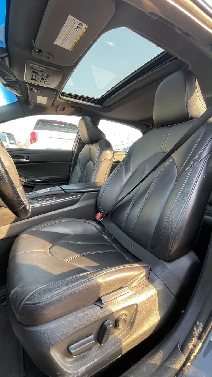 Car Image 2021 TOYOTA AVALON
