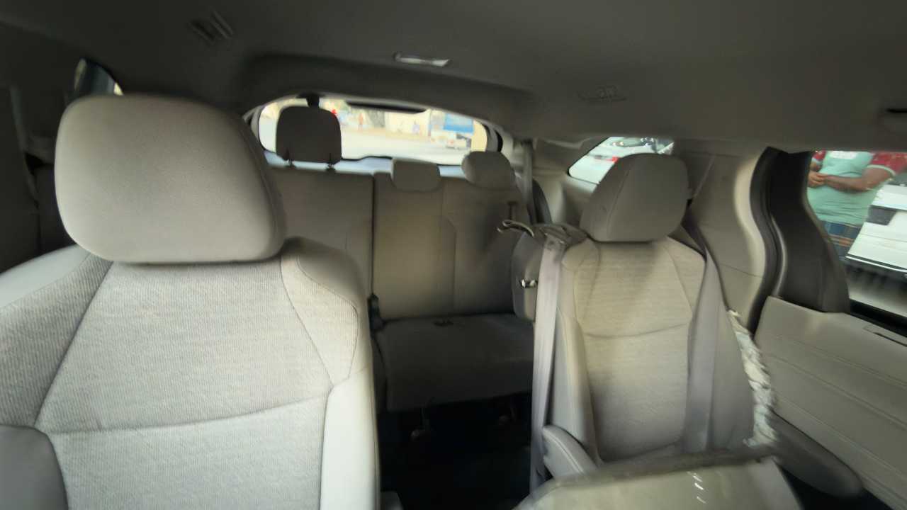 Car Image 2022 TOYOTA SIENNA