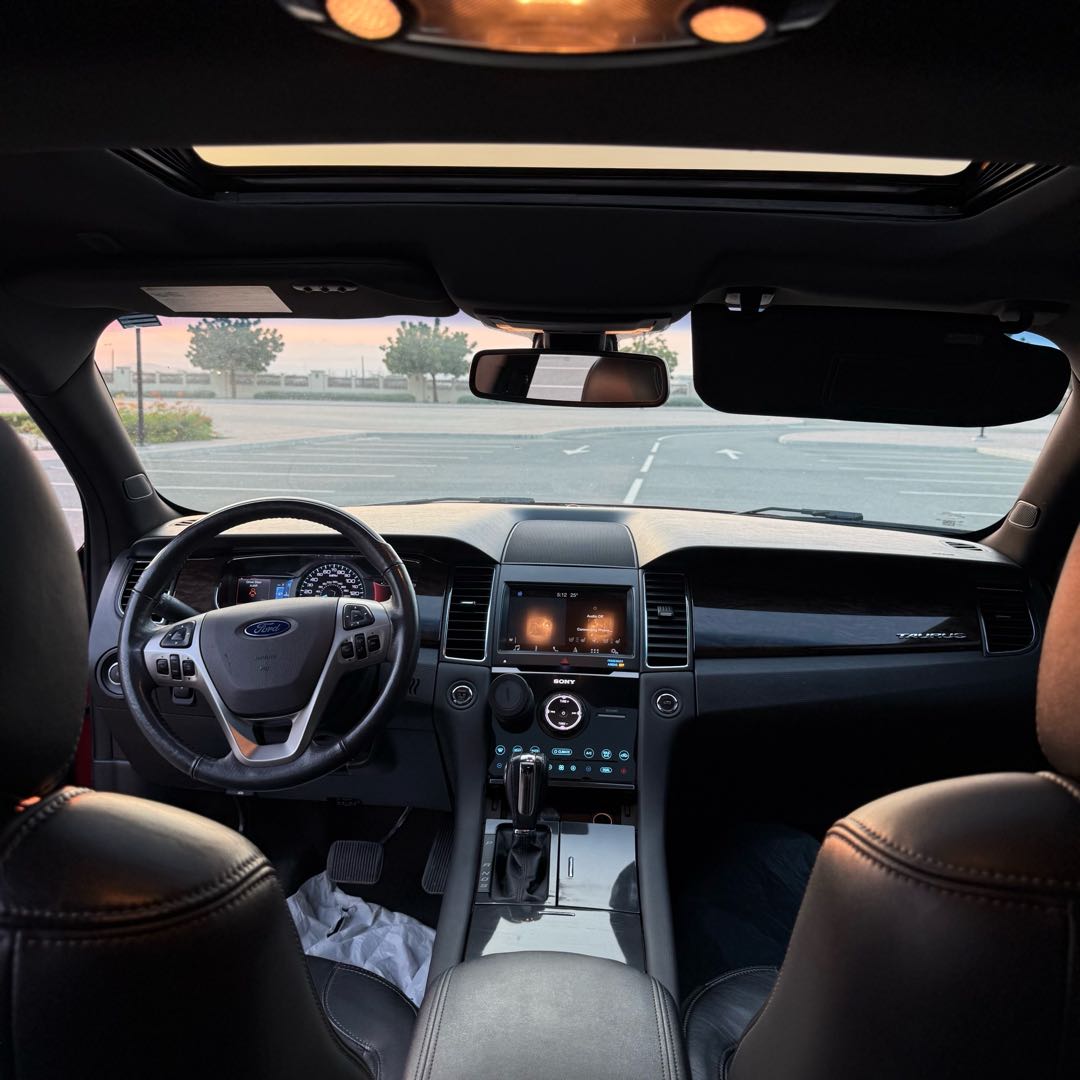 Car Image 2018 FORD TAURUS 