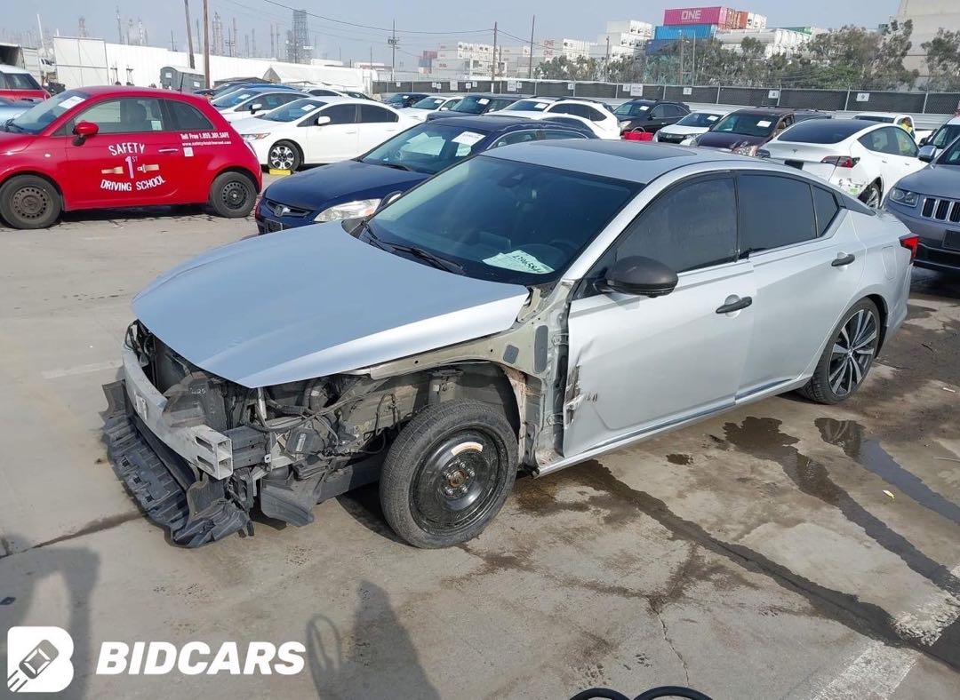 Car Image 2019 NISSAN ALTIMA Platinum 