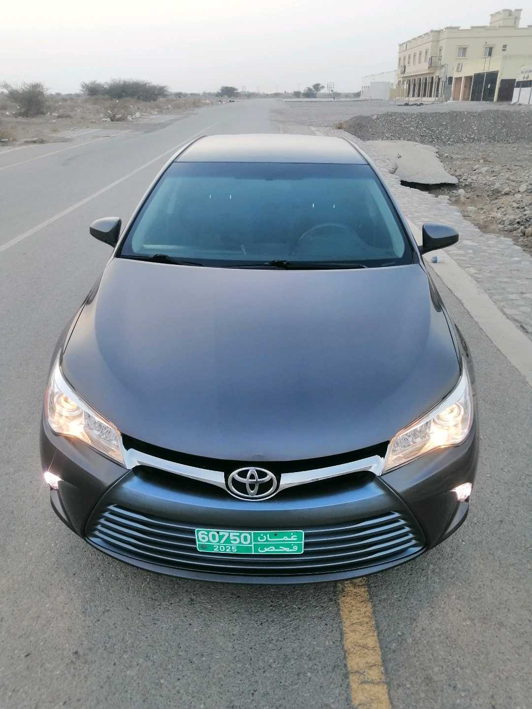 Car Image 2017 TOYOTA CAMRY LE