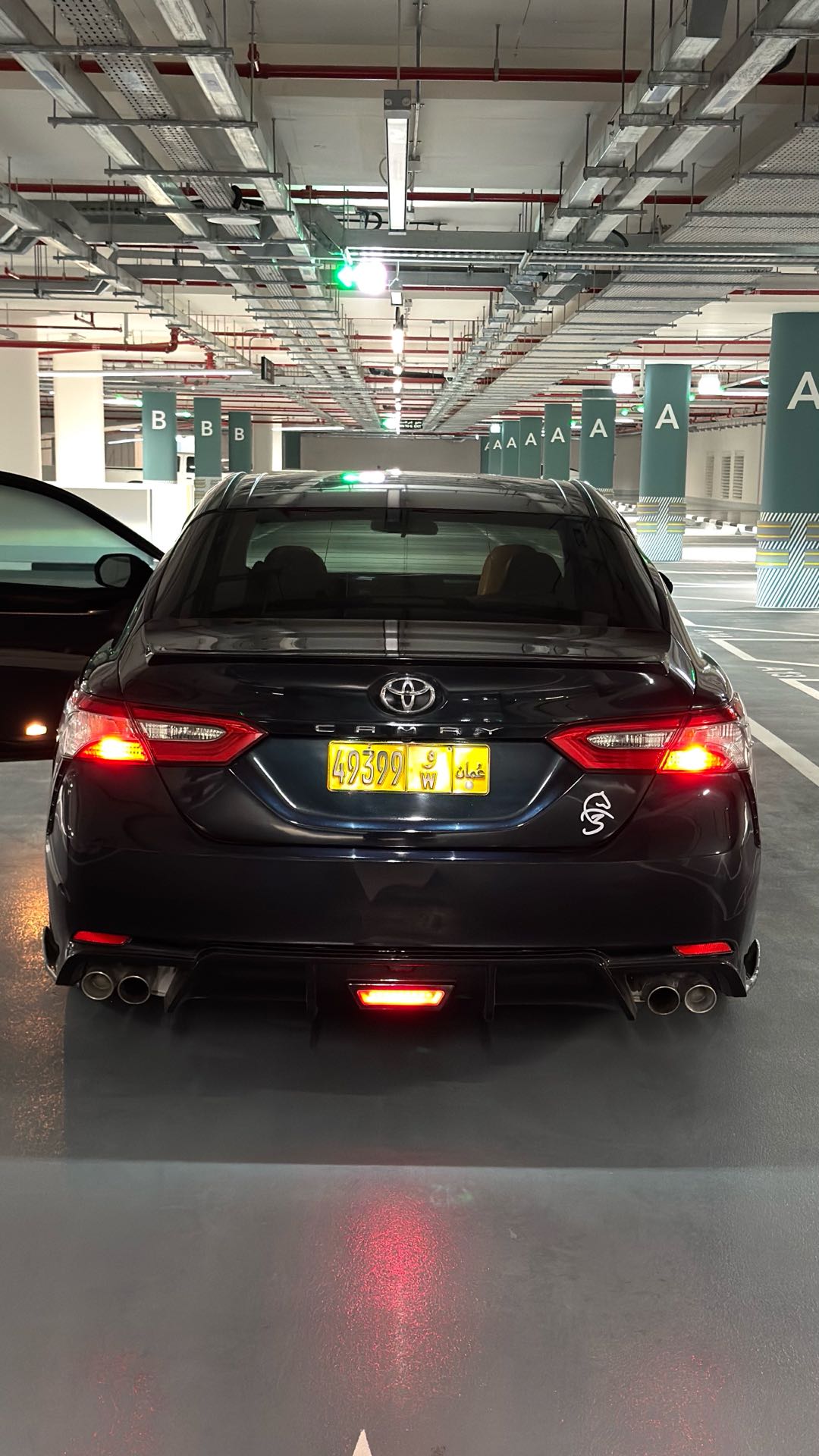 Car Image 2018 TOYOTA CAMRY SE
