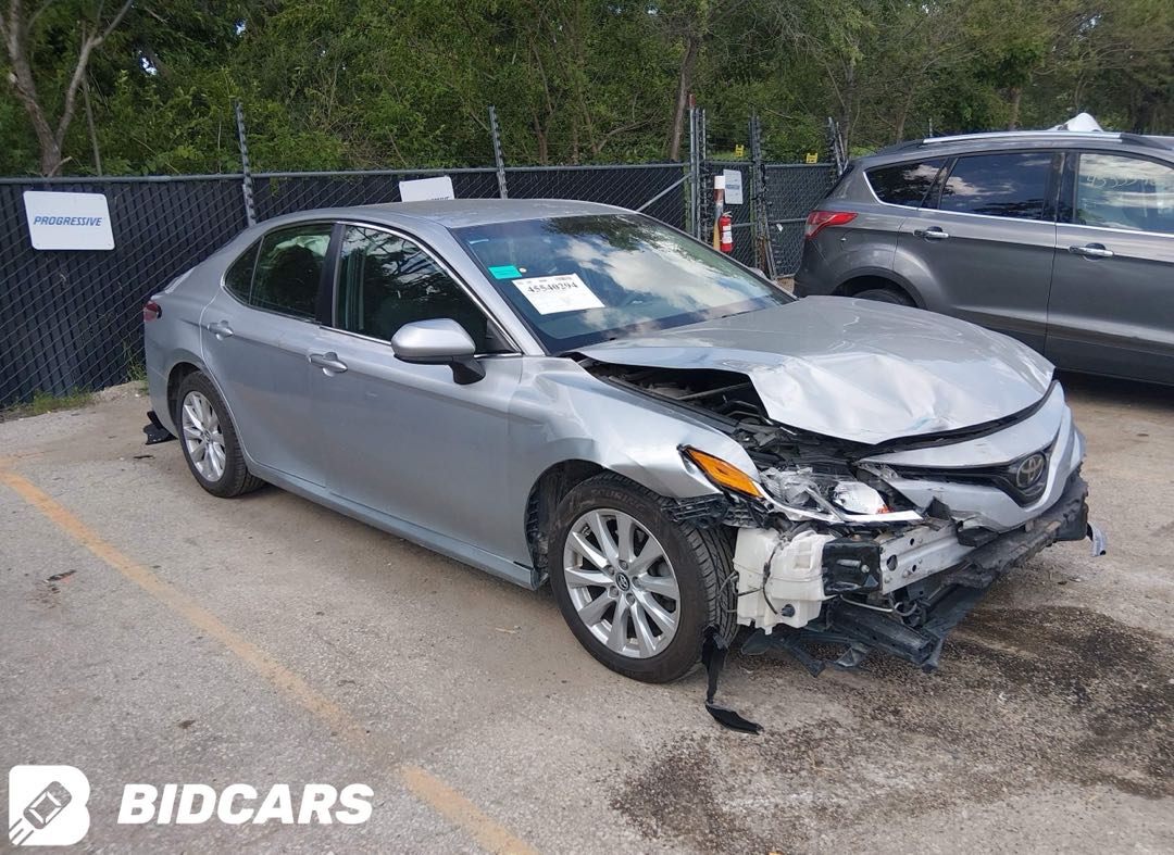 Car Image 2018 TOYOTA CAMRY