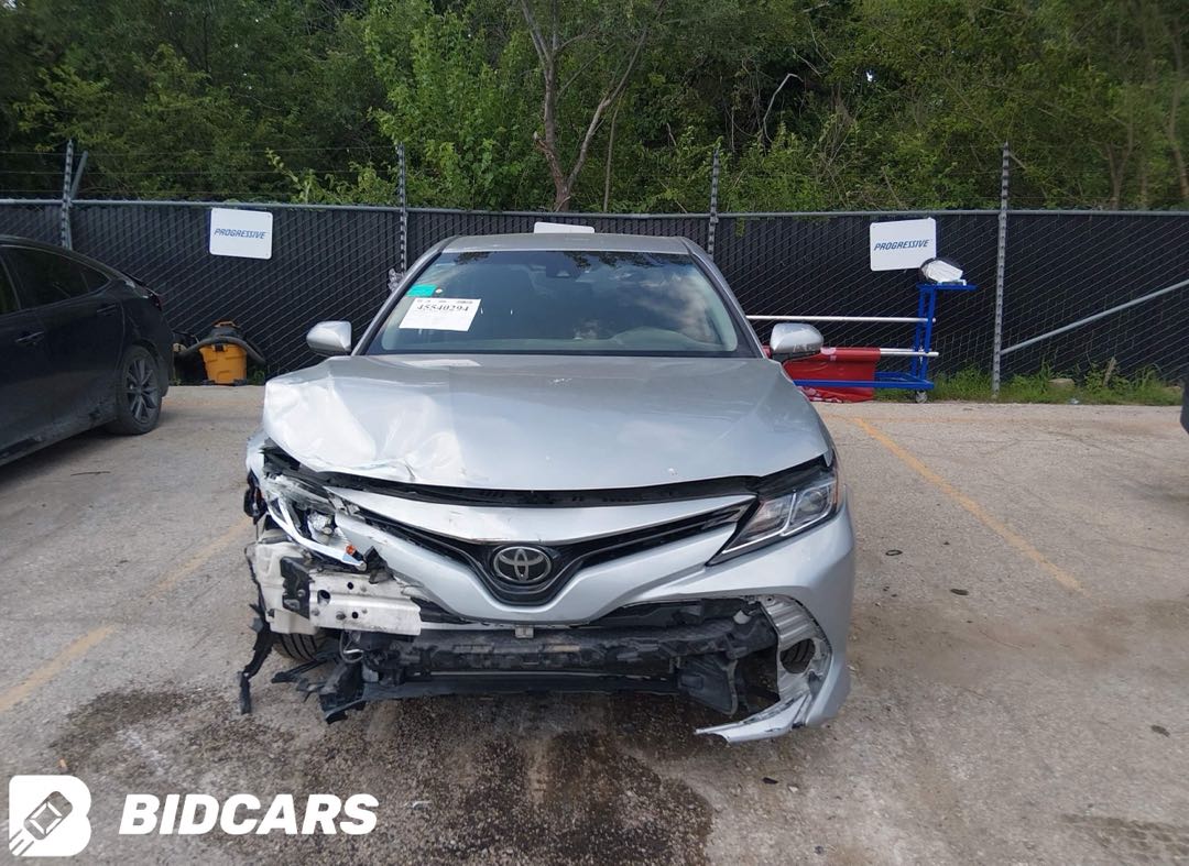 Car Image 2018 TOYOTA CAMRY