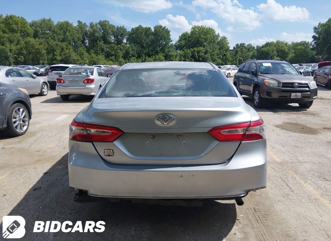 Car Image 2018 TOYOTA CAMRY