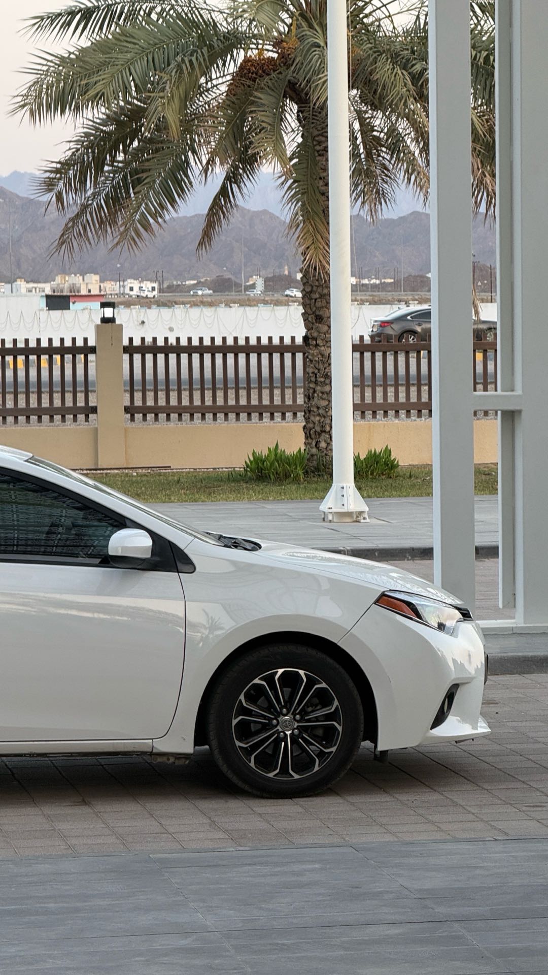 Car Image 2016 TOYOTA COROLLA SE