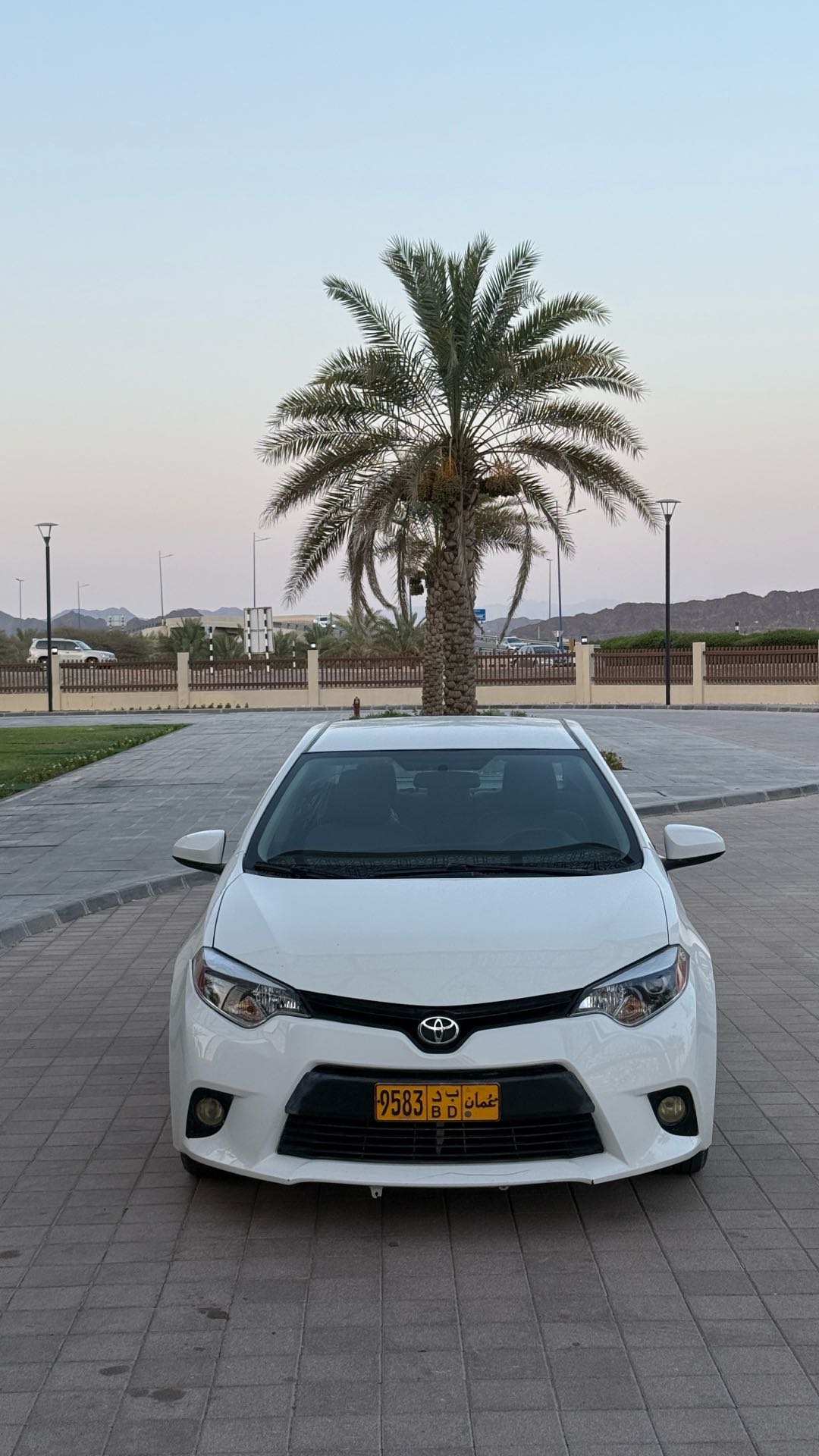 Car Image 2016 TOYOTA COROLLA SE