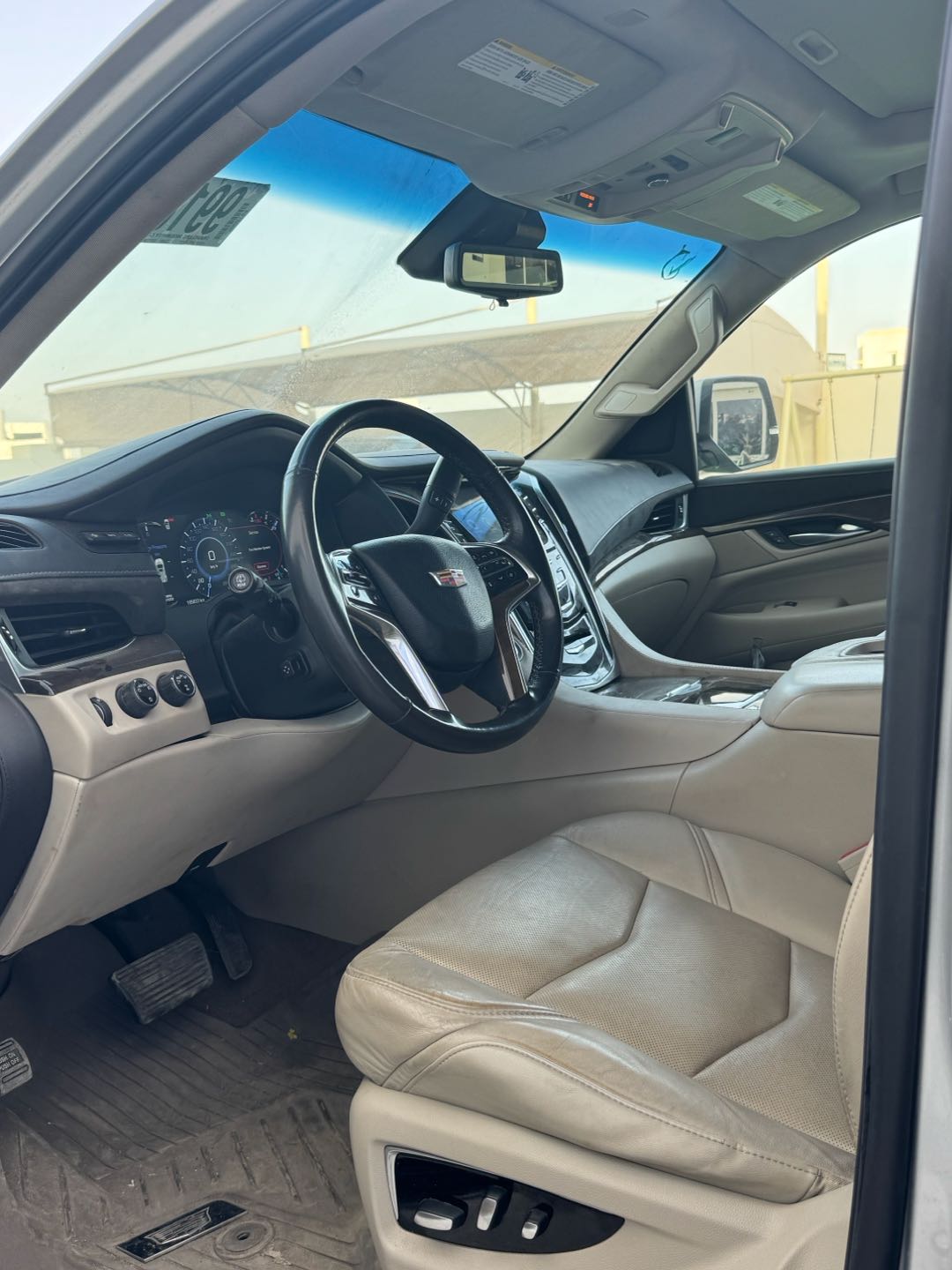 Car Image 2018 CADILLAC ESCALADE 