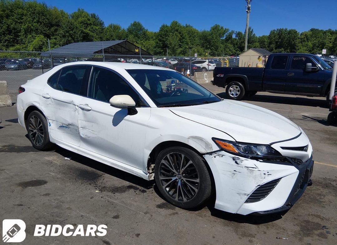 Car Image 2018 TOYOTA CAMRY