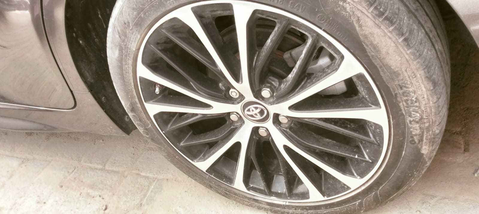 Car Image 2019 TOYOTA CAMRY
