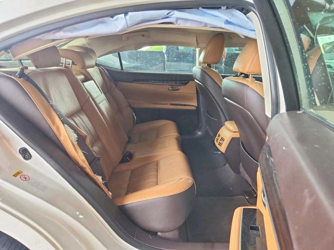 Car Image 2016 LEXUS ES