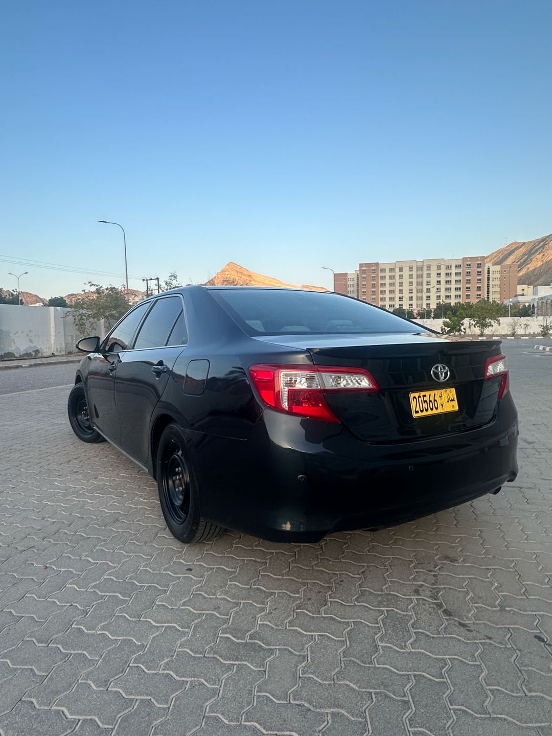 Car Image 2013 TOYOTA CAMRY SE