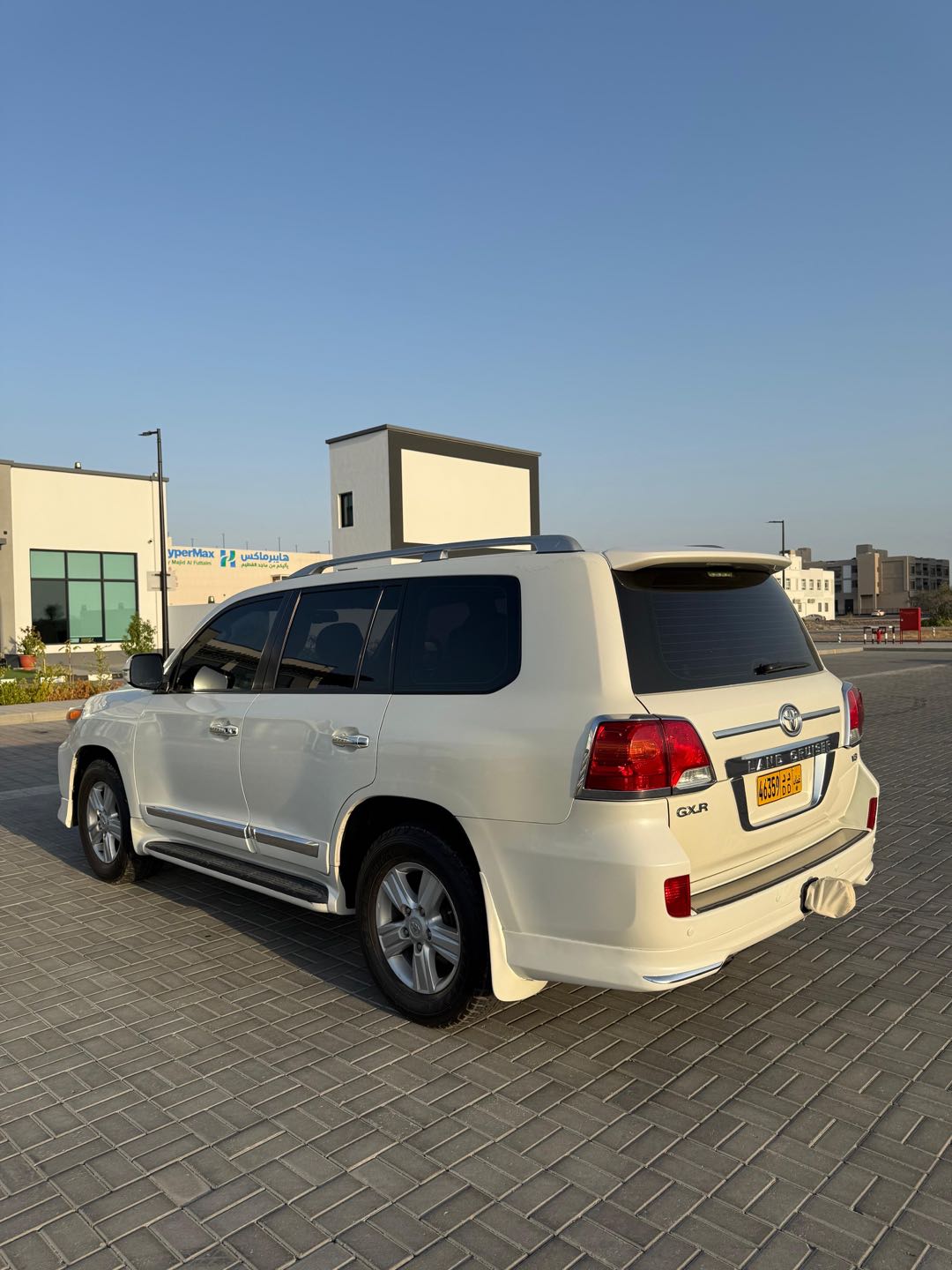 Car Image 2014 TOYOTA LAND CRUISER GX.R