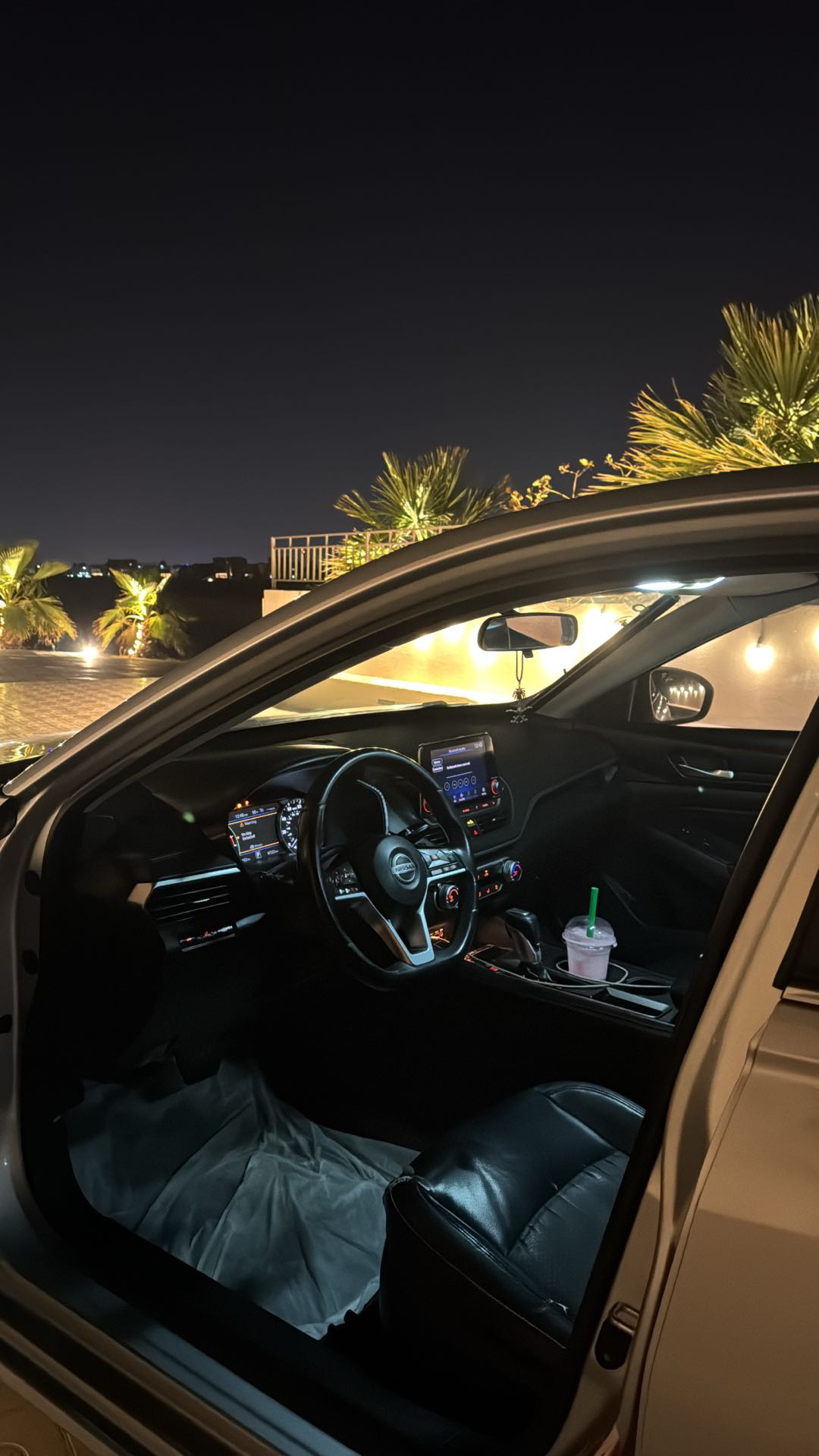 Car Image 2019 NISSAN ALTIMA SR