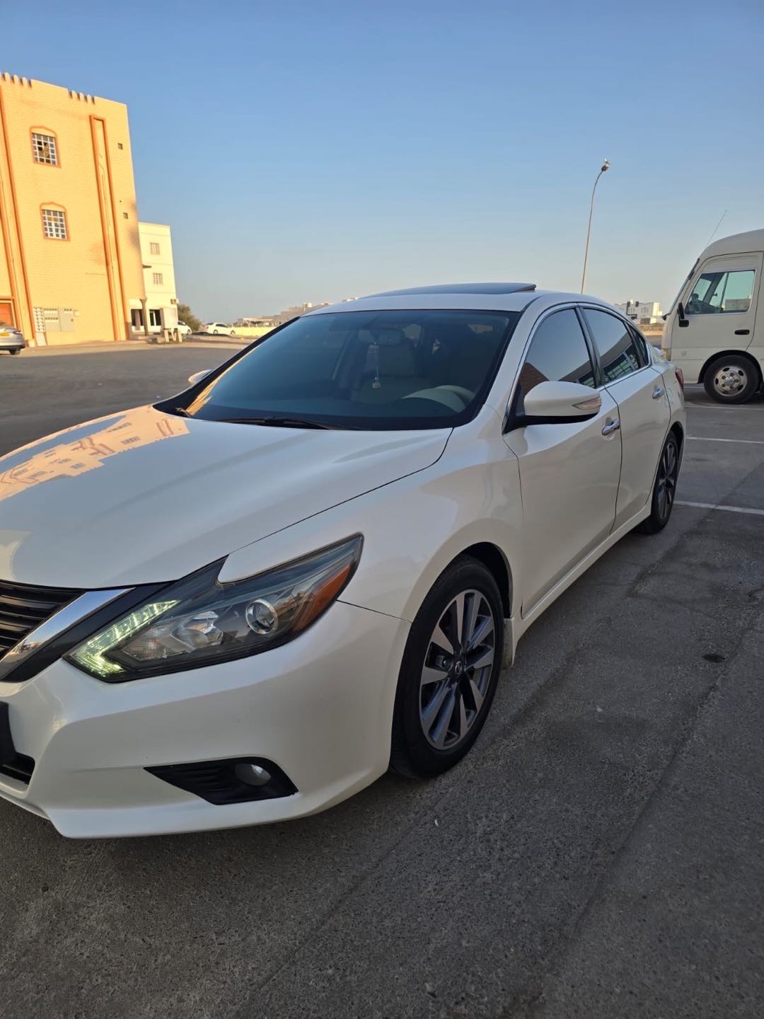 Car Image 2017 NISSAN ALTIMA SL