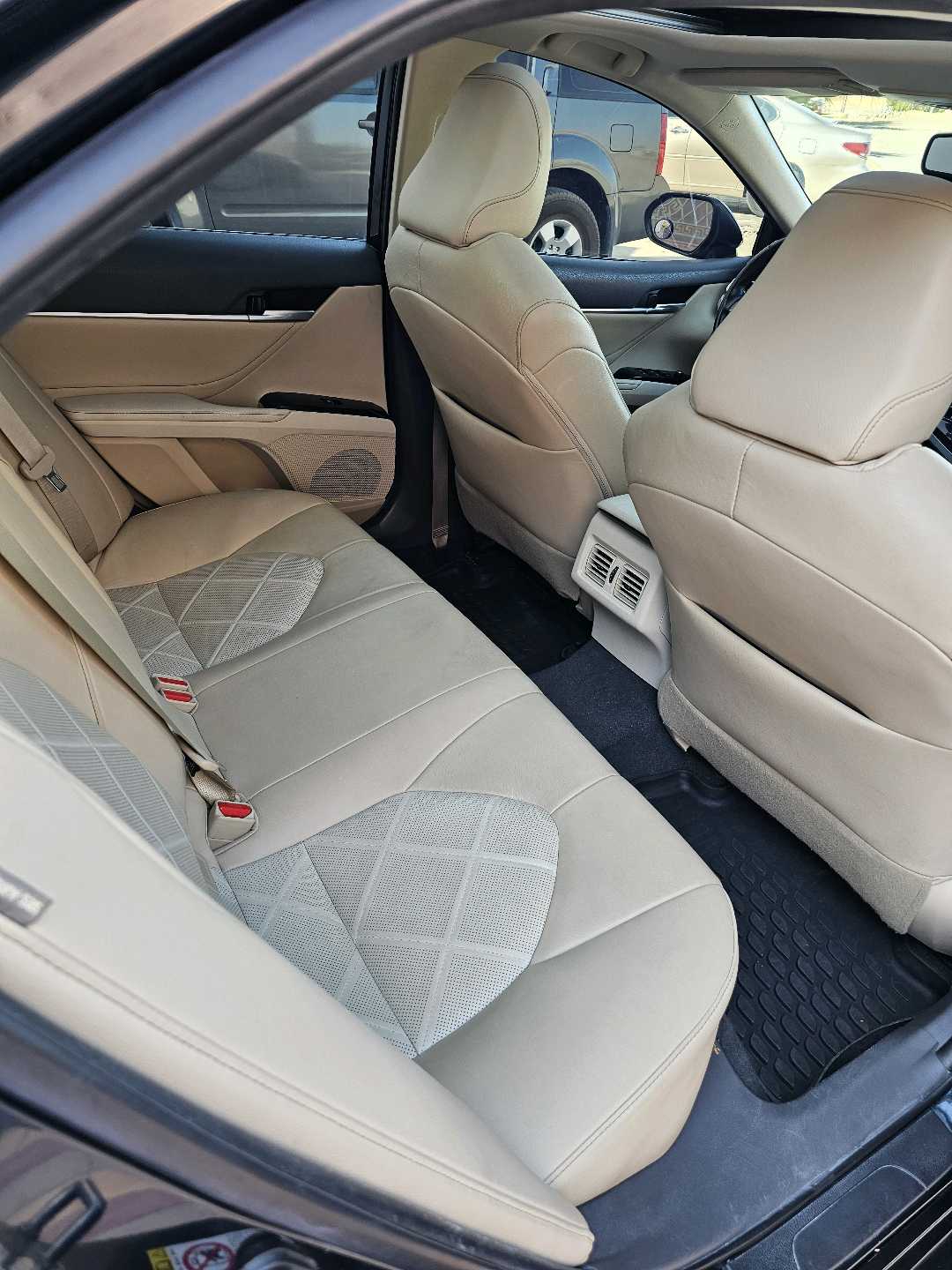 Car Image 2018 TOYOTA CAMRY XLE
