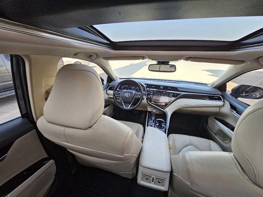 Car Image 2018 TOYOTA CAMRY XLE