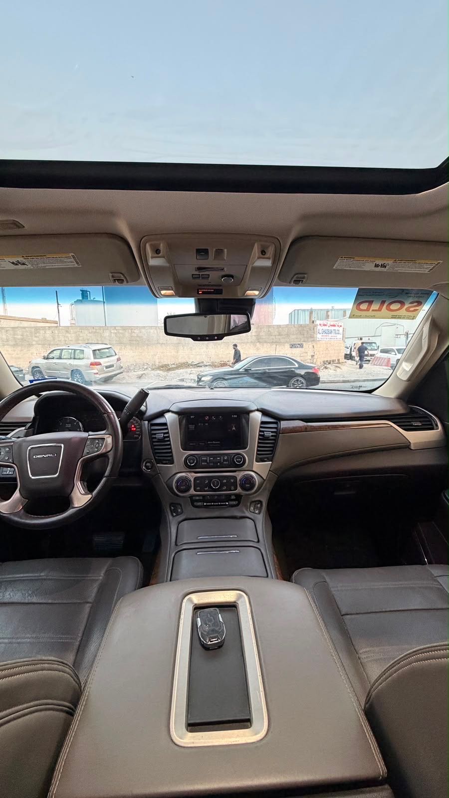 Car Image 2015 GMC YUKON
