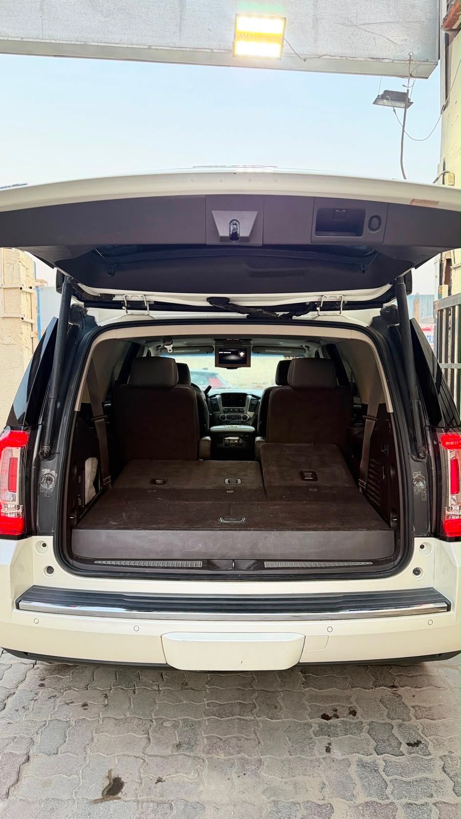 Car Image 2015 GMC YUKON
