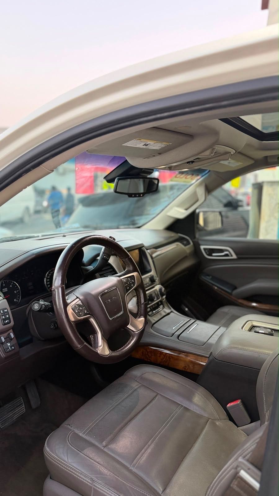 Car Image 2015 GMC YUKON