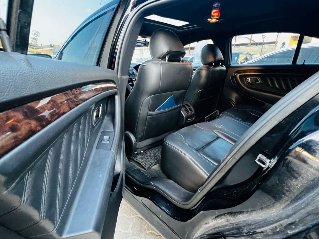 Car Image 2016 FORD TAURUS