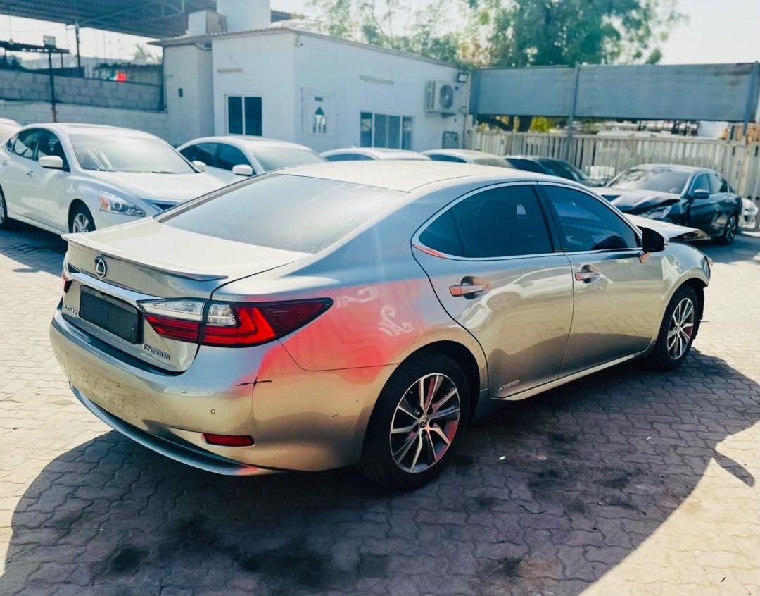 Car Image 2016 LEXUS ES