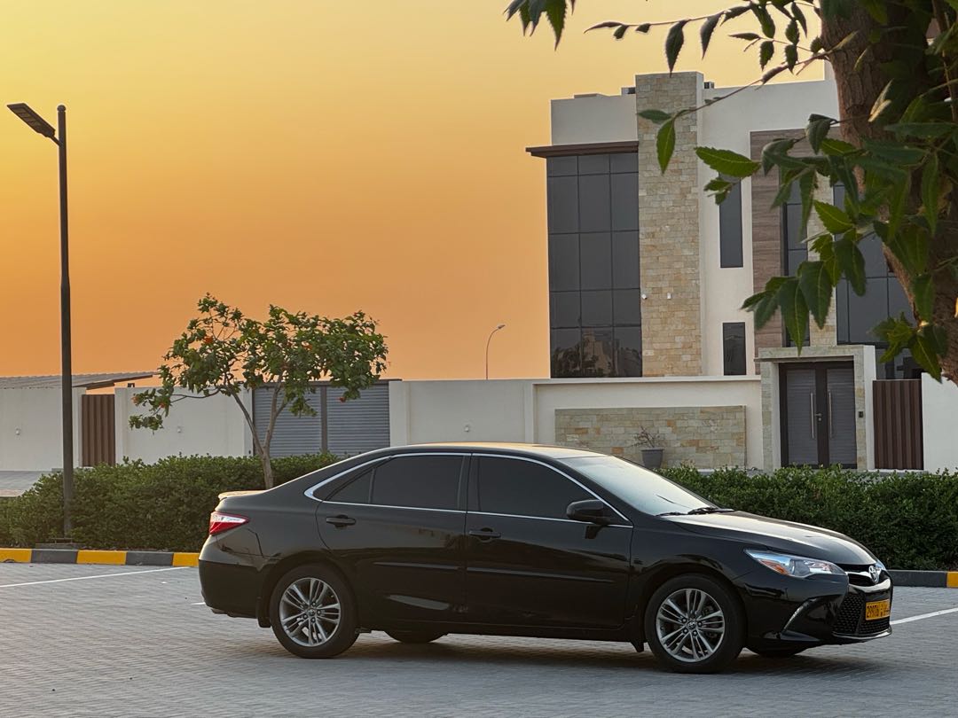 Car Image 2017 TOYOTA CAMRY SE