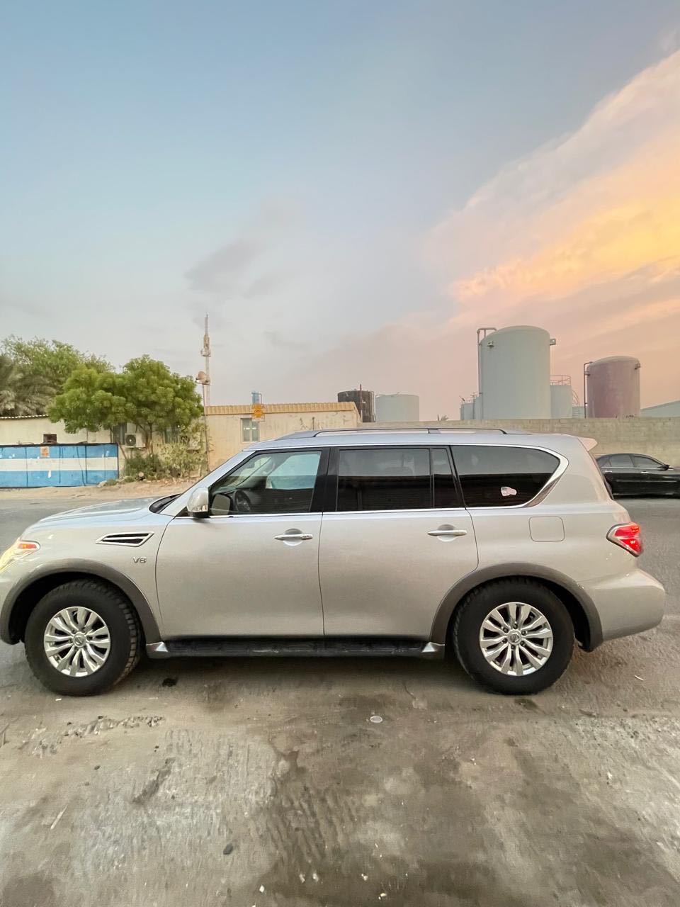 Car Image 2017 NISSAN ARMADA
