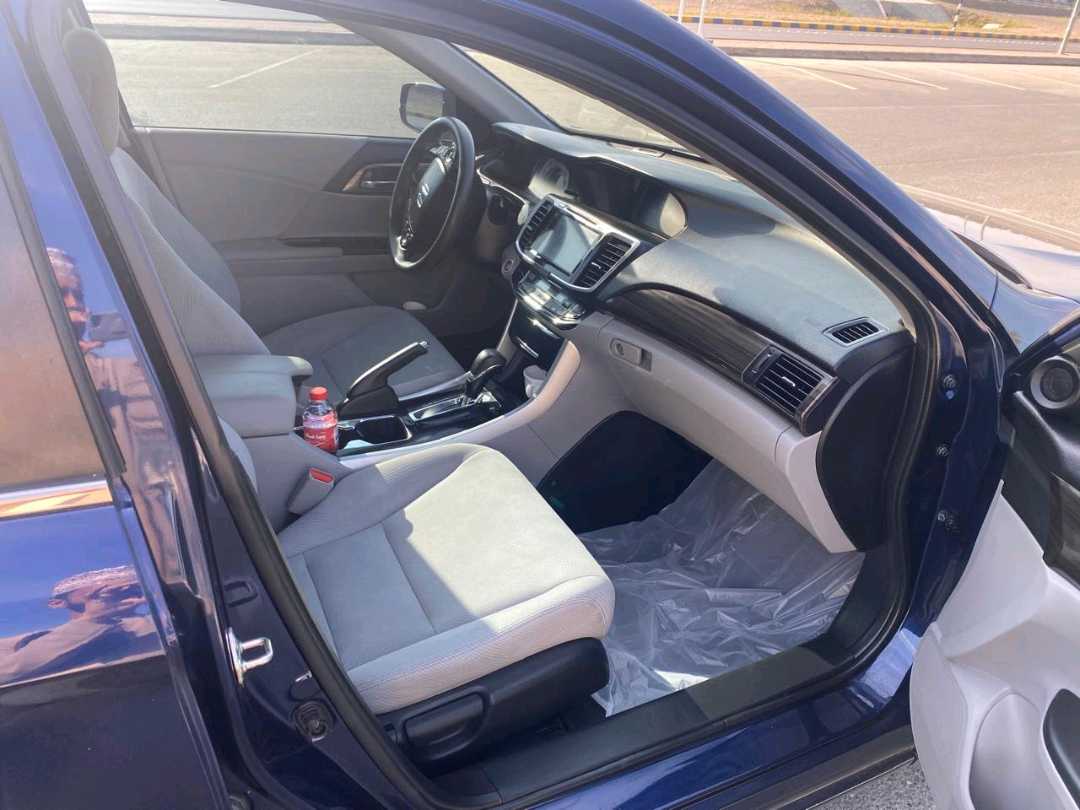 Car Image 2017 HONDA ACCORD EX