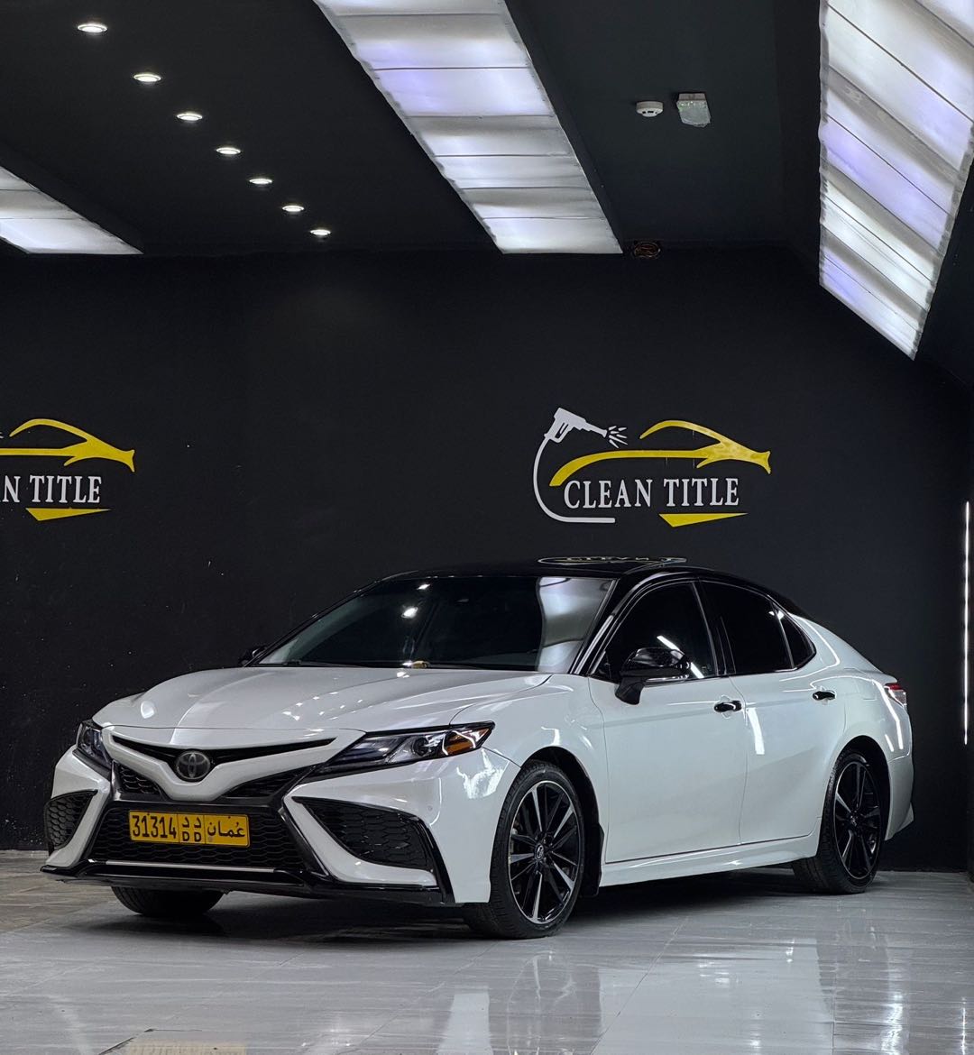 Car Image 2018 TOYOTA CAMRY XSE