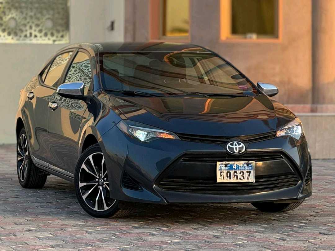 Car Image 2019 TOYOTA COROLLA LE