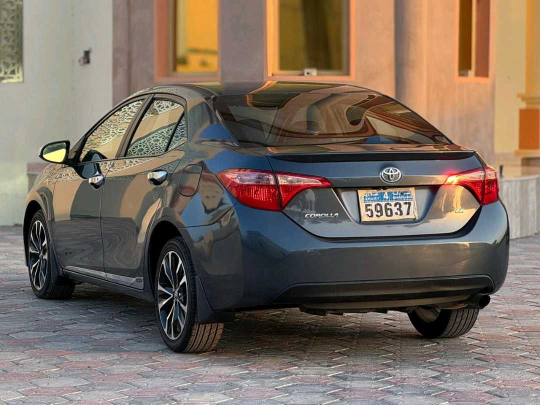 Car Image 2019 TOYOTA COROLLA LE