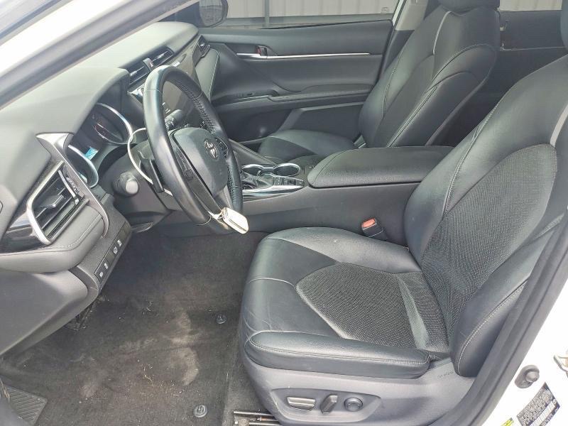 Car Image 2019 TOYOTA CAMRY