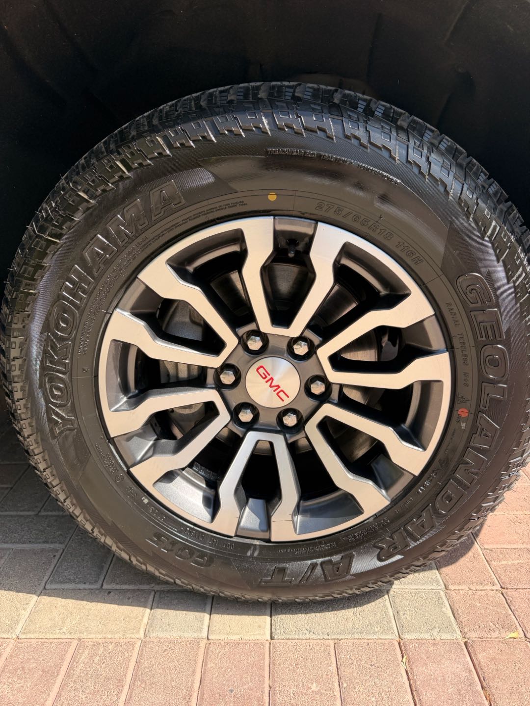 Car Image 2020 GMC SIERRA SLT