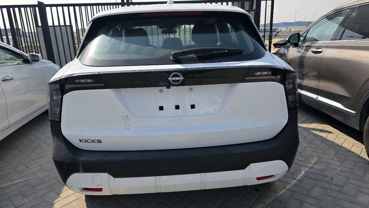 Car Image 2025 NISSAN KICKS