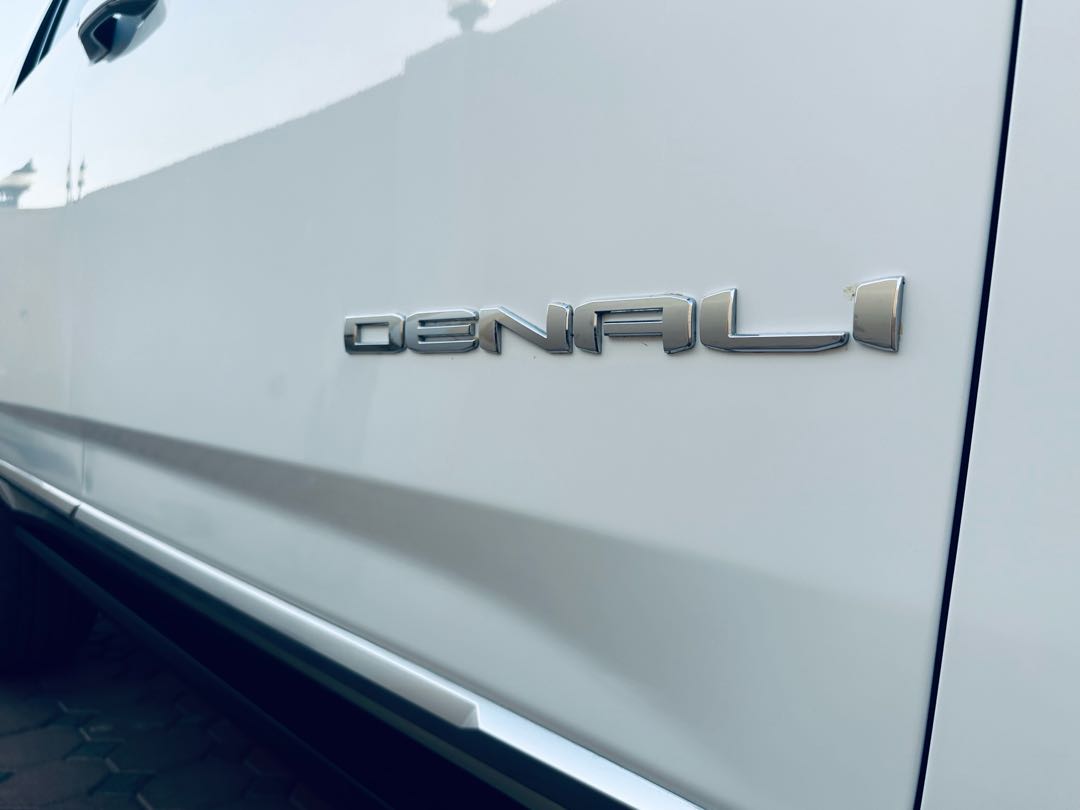 Car Image 2022 GMC YUKON Denali