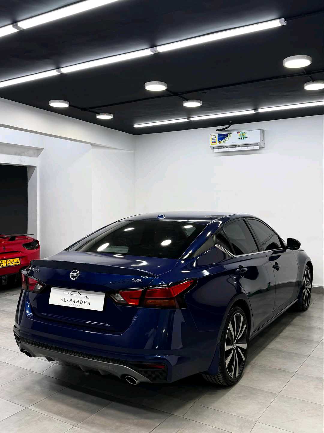 Car Image 2019 NISSAN ALTIMA SR