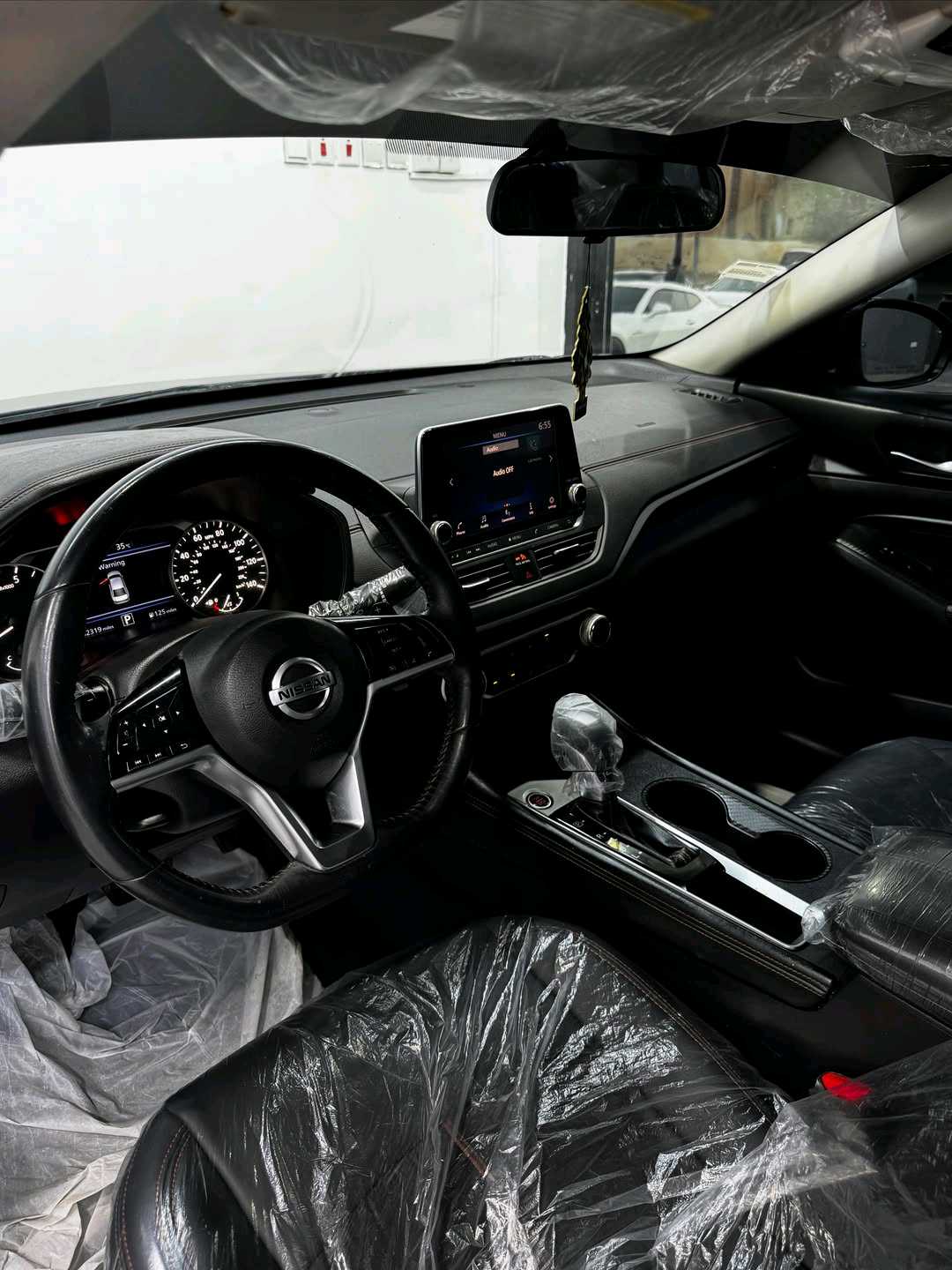 Car Image 2019 NISSAN ALTIMA SR